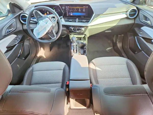 KL77LHEPXSC329863 2025 CHEVROLET TRAX - Image 8