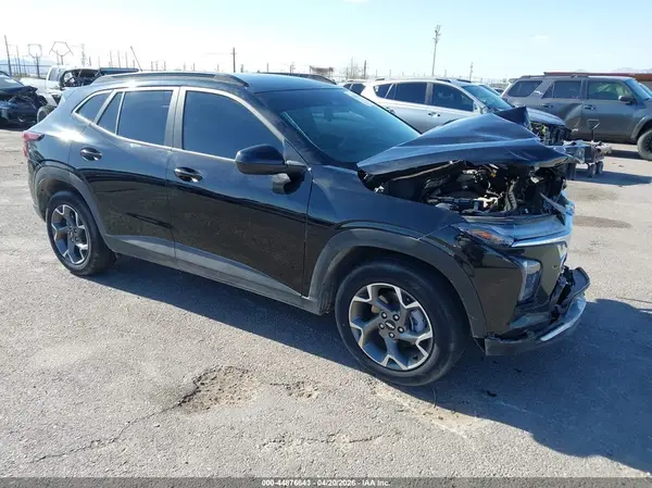 KL77LHEPXSC331421 2025 CHEVROLET TRAX - Image 1