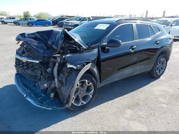KL77LHEPXSC331421 2025 CHEVROLET TRAX - Image 2