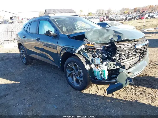 KL77LHEPXSC343049 2025 CHEVROLET TRAX - Image 1