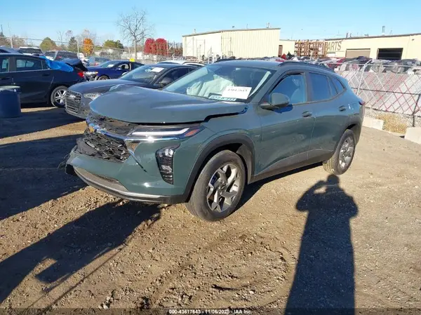 KL77LHEPXSC343049 2025 CHEVROLET TRAX - Image 2