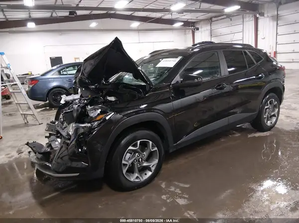 KL77LHEPXTC001974 2026 CHEVROLET TRAX - Image 2