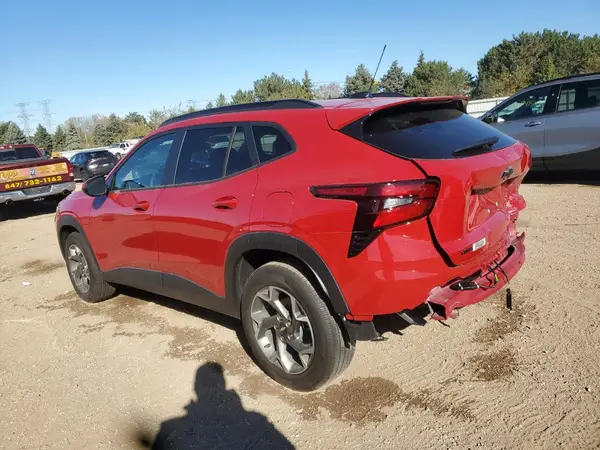 KL77LHEPXTC008309 2026 CHEVROLET TRAX - Image 2