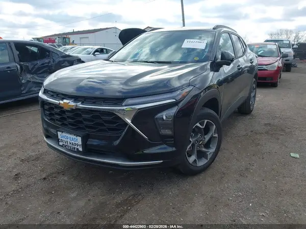 KL77LHEPXTC026874 2026 CHEVROLET TRAX - Image 2