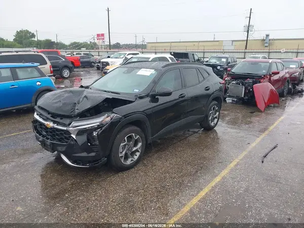 KL77LHEPXTC039107 2026 CHEVROLET TRAX - Image 2