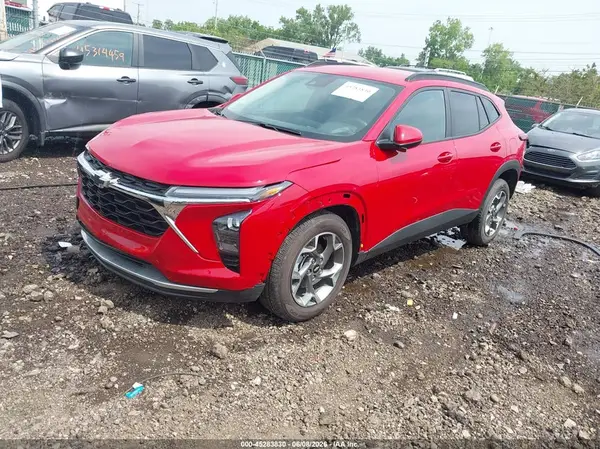 KL77LHEPXTC081521 2026 CHEVROLET TRAX - Image 2