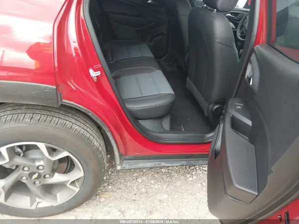 KL77LHEPXTC084645 2026 CHEVROLET TRAX - Image 8