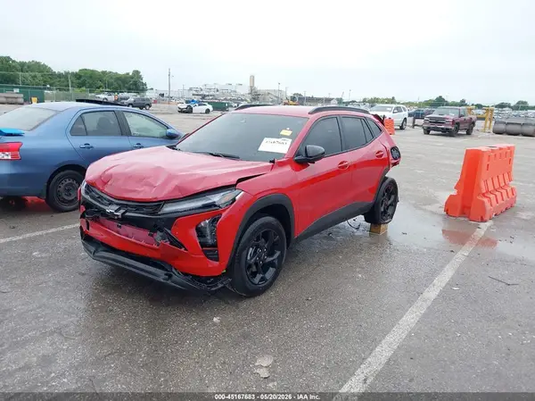 KL77LHEPXTC103646 2026 CHEVROLET TRAX - Image 2