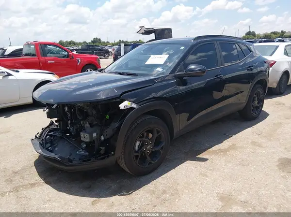 KL77LHEPXTC110709 2026 CHEVROLET TRAX - Image 2