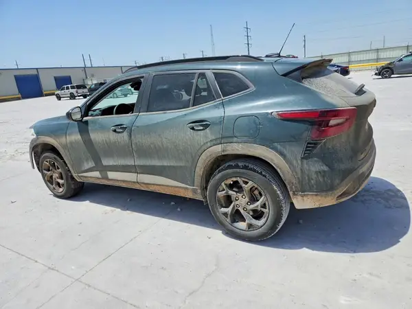 KL77LHEPXTC151308 2026 CHEVROLET TRAX - Image 2