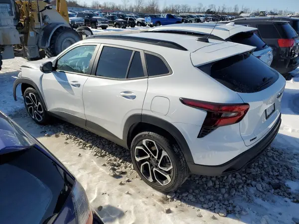 KL77LJE20RC202769 2024 CHEVROLET TRAX - Image 2