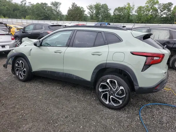 KL77LJE20RC226019 2024 CHEVROLET TRAX - Image 2