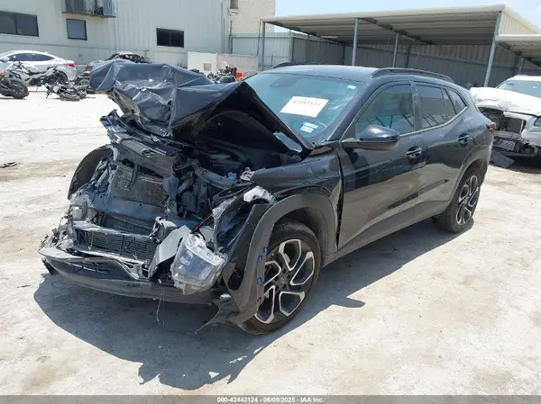 KL77LJE21RC185707 2024 CHEVROLET TRAX - Image 2