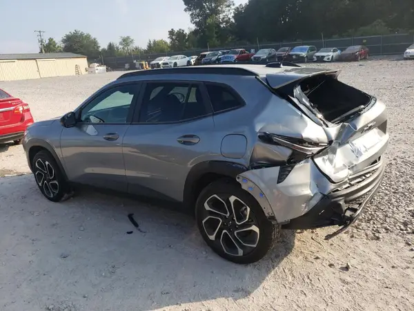 KL77LJE22RC052261 2024 CHEVROLET TRAX - Image 2