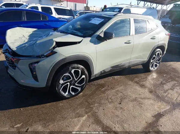 KL77LJE22RC224966 2024 CHEVROLET TRAX - Image 2