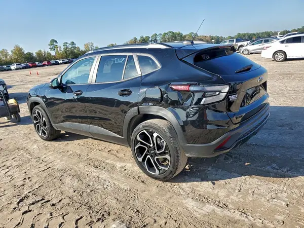 KL77LJE23RC149565 2024 CHEVROLET TRAX - Image 2
