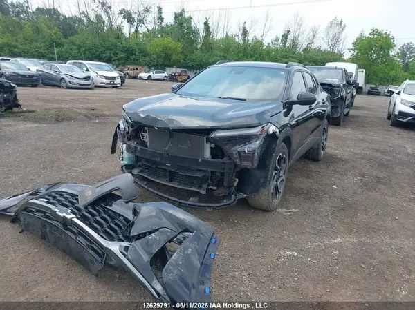 KL77LJE23SC055160 2025 CHEVROLET TRAX - Image 2