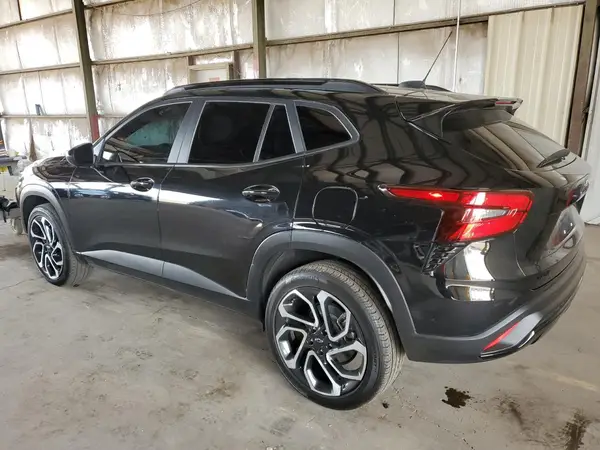 KL77LJE24RC234589 2024 CHEVROLET TRAX - Image 2