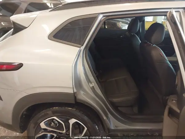 KL77LJE27RC089385 2024 CHEVROLET TRAX - Image 8