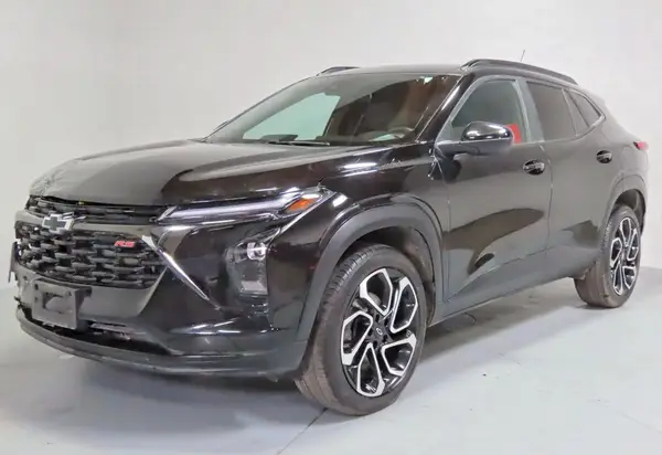 KL77LJE27RC103446 2024 CHEVROLET TRAX - Image 2