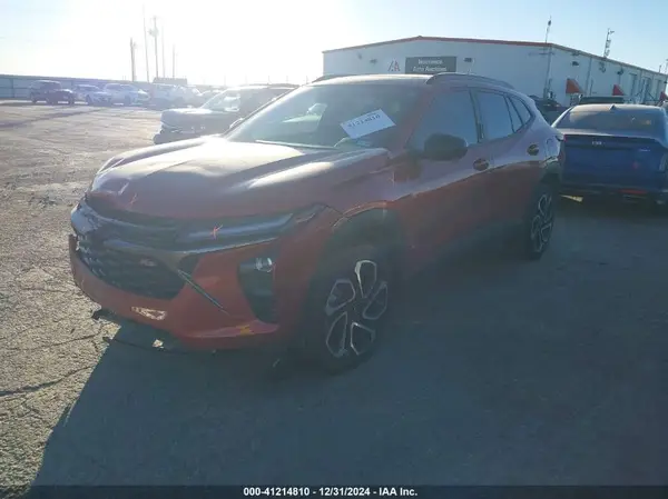 KL77LJE27RC141453 2024 CHEVROLET TRAX - Image 2