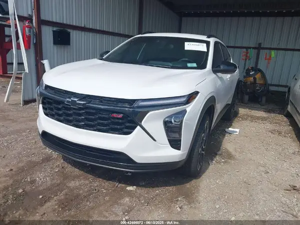 KL77LJE28RC071834 2024 CHEVROLET TRAX - Image 2