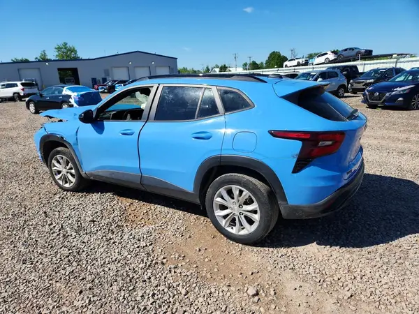 KL77LJE28RC115914 2024 CHEVROLET TRAX - Image 2