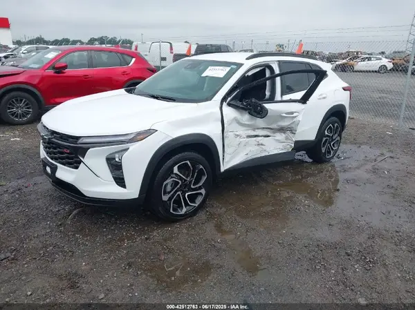 KL77LJE29RC104971 2024 CHEVROLET TRAX - Image 2