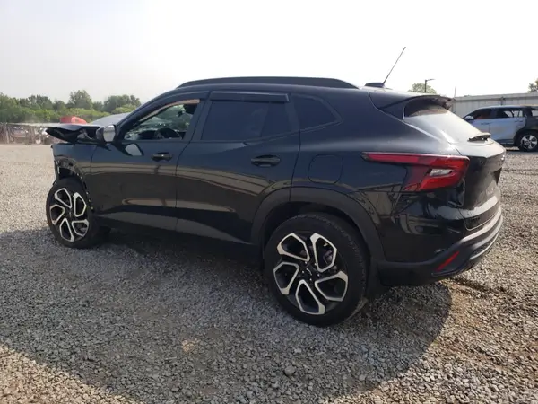 KL77LJE29RC246558 2024 CHEVROLET TRAX - Image 2