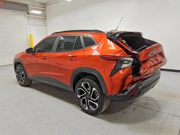 KL77LJE2XRC069874 2024 CHEVROLET TRAX - Image 2