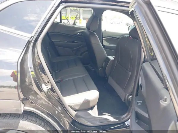 KL77LJE2XRC146100 2024 CHEVROLET TRAX - Image 8