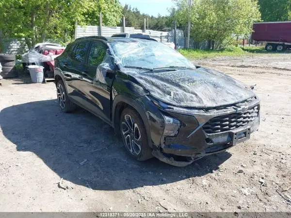 KL77LJE2XSC216586 2025 CHEVROLET TRAX - Image 1
