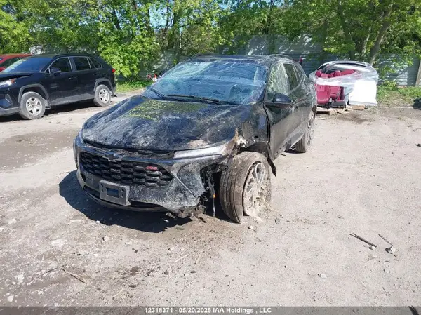 KL77LJE2XSC216586 2025 CHEVROLET TRAX - Image 2