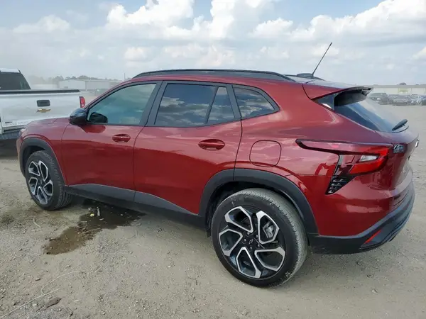 KL77LJEP0SC003111 2025 CHEVROLET TRAX - Image 2