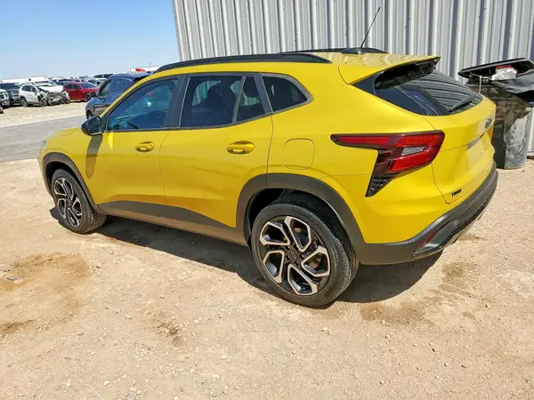 KL77LJEP0SC003688 2025 CHEVROLET TRAX - Image 2
