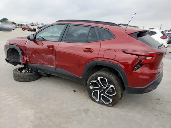 KL77LJEP0SC008096 2025 CHEVROLET TRAX - Image 2
