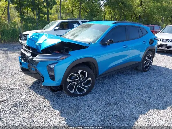 KL77LJEP0SC095238 2025 CHEVROLET TRAX - Image 2