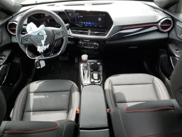 KL77LJEP0SC136323 2025 CHEVROLET TRAX - Image 8