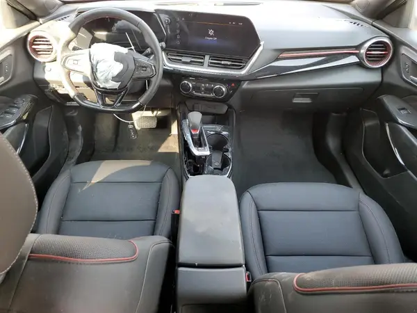 KL77LJEP0SC155518 2025 CHEVROLET TRAX - Image 8