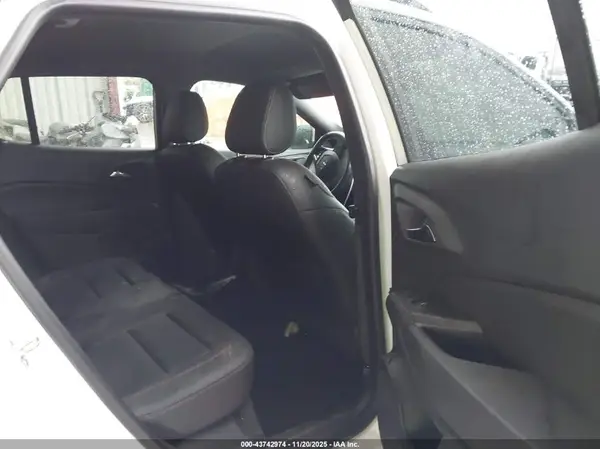 KL77LJEP0SC204409 2025 CHEVROLET TRAX - Image 8