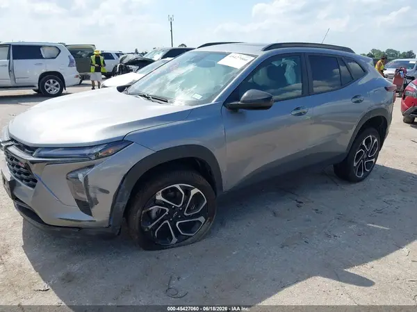 KL77LJEP0SC205429 2025 CHEVROLET TRAX - Image 2