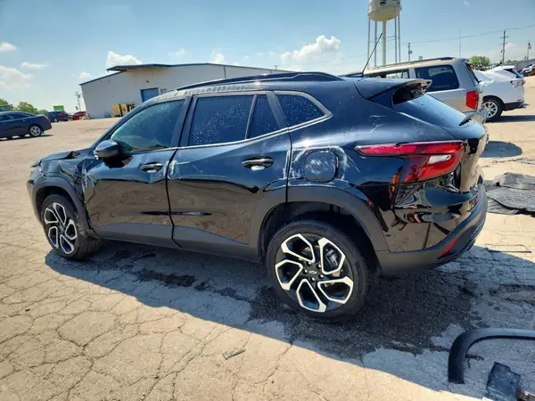KL77LJEP0SC272807 2025 CHEVROLET TRAX - Image 2