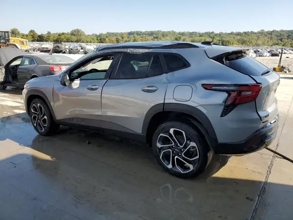KL77LJEP0SC327272 2025 CHEVROLET TRAX - Image 2