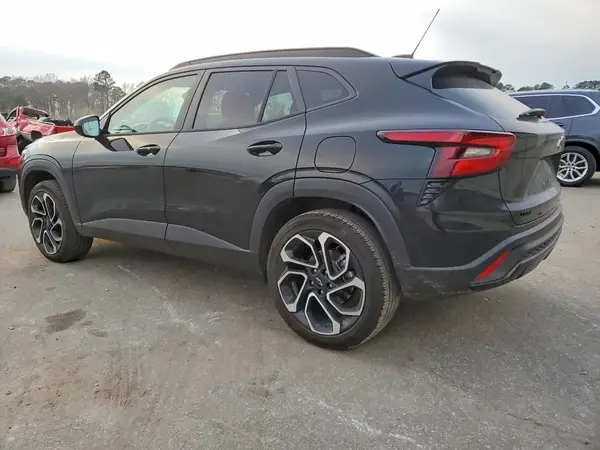 KL77LJEP0SC329264 2025 CHEVROLET TRAX - Image 2