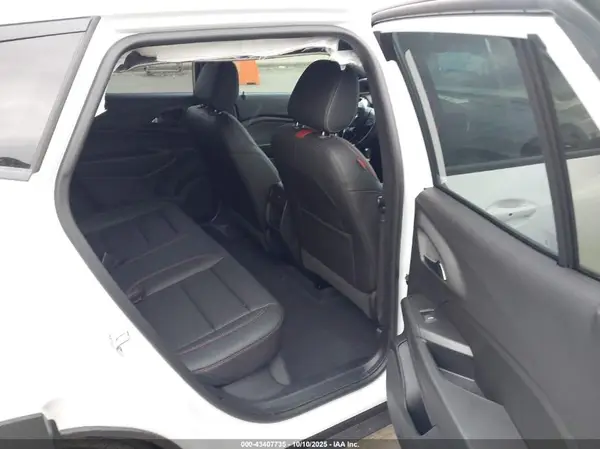 KL77LJEP0SC329975 2025 CHEVROLET TRAX - Image 8