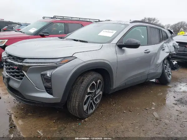 KL77LJEP0TC017723 2026 CHEVROLET TRAX - Image 2