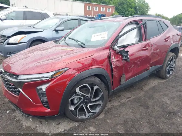 KL77LJEP1SC028664 2025 CHEVROLET TRAX - Image 2