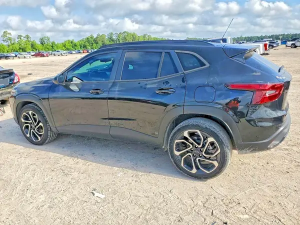 KL77LJEP1SC046985 2025 CHEVROLET TRAX - Image 2