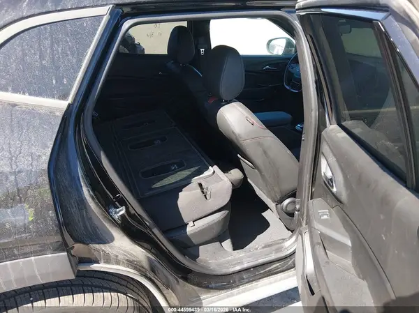 KL77LJEP1SC064953 2025 CHEVROLET TRAX - Image 8