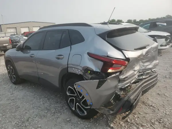 KL77LJEP1SC150229 2025 CHEVROLET TRAX - Image 2